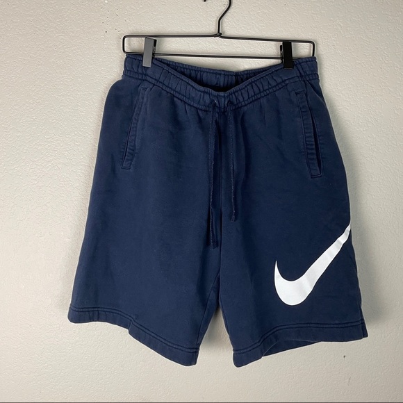 Nike Athletic Shorts Size Large - Picture 1 of 5